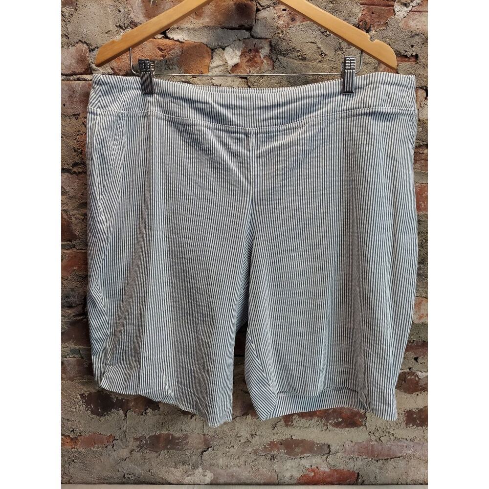 Eliane Rose Womens Plus Size 18W Shorts Blue White Striped Seersucker